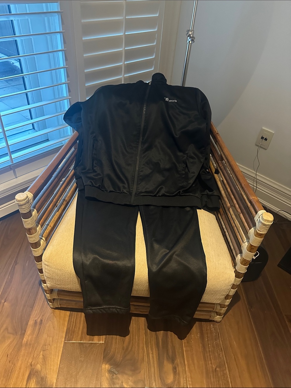 Men's Black Full-Zip Jacket and pants tracksuit.